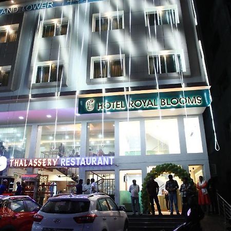 Hotel Royal Blooms Bangalore Exterior photo
