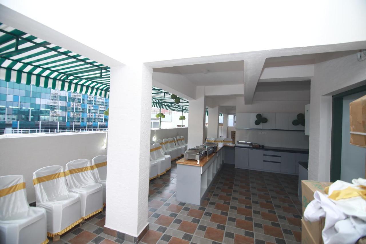 Hotel Royal Blooms Bangalore Exterior photo